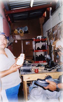 z-2006-04-Joses-Shoe-Shop.jpg